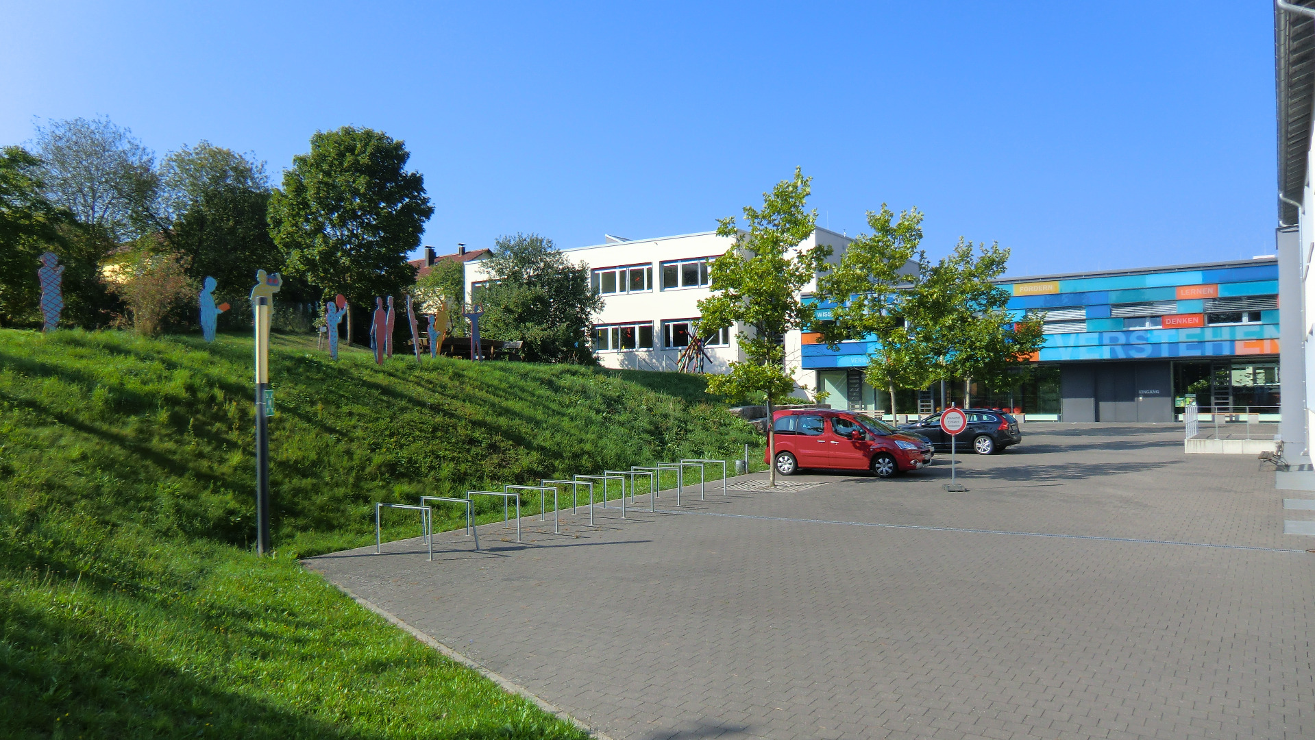 Freiherr-von-Lutz-Schule_1.JPG