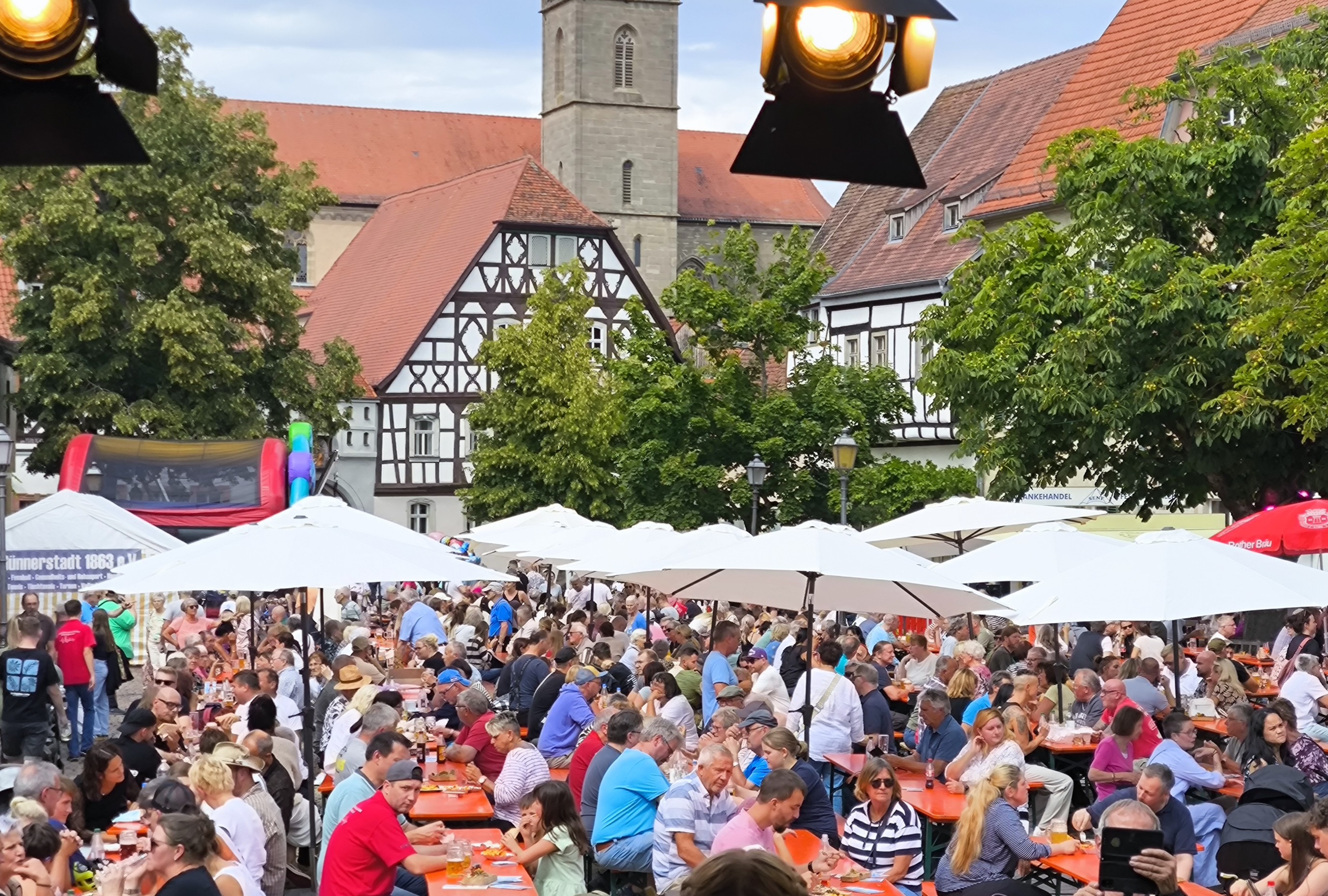 Leider haben wir keinen Alternativtext zu diesem Bild, aber wir arbeiten daran.