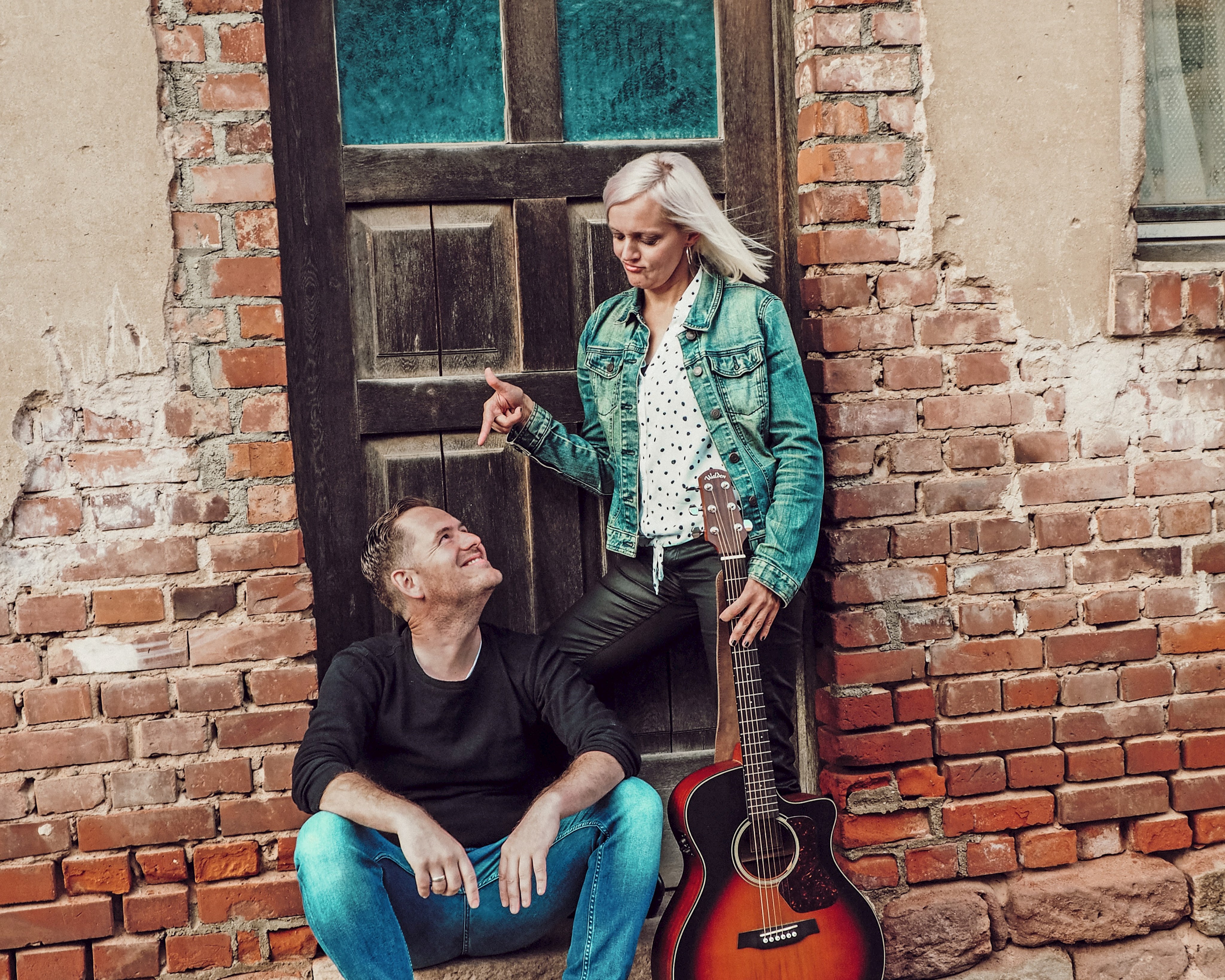 2_nextdoor – Akustisches Duo beim Konzert